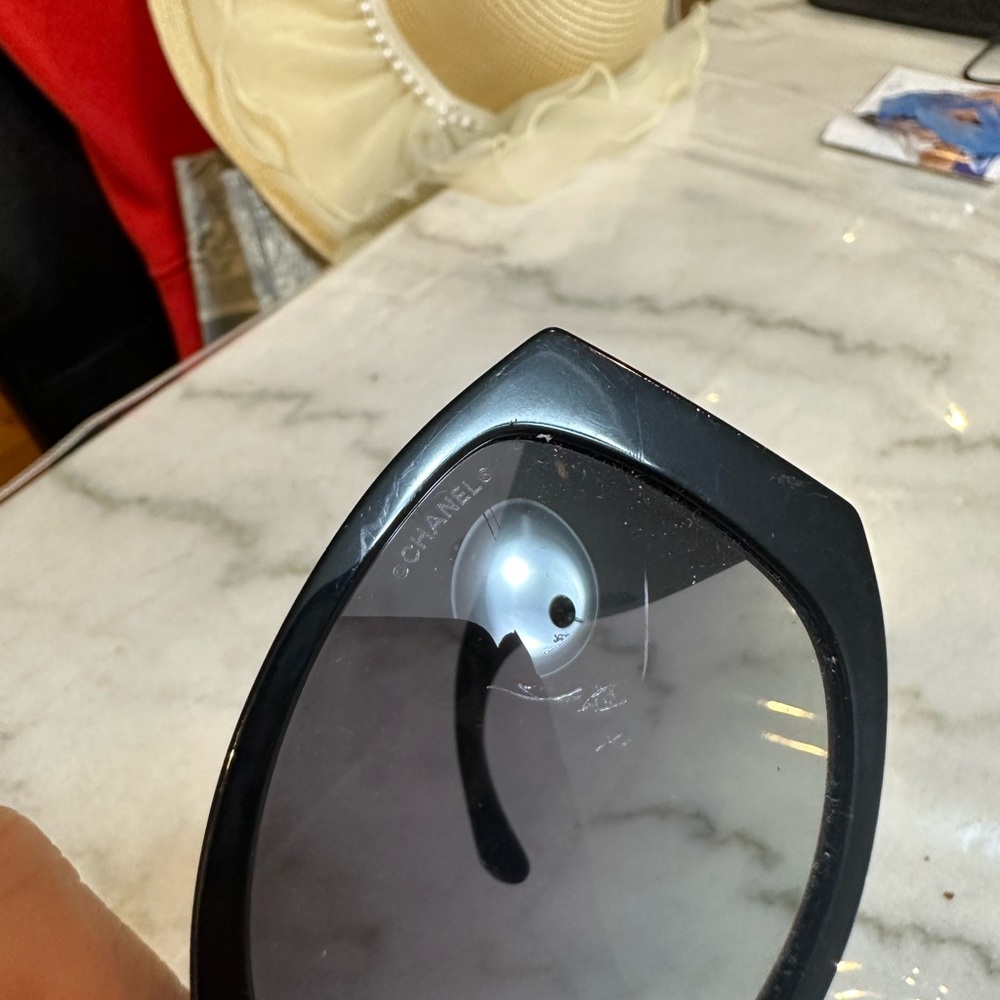 Chanel oval sunglasses Ref.5450 C501/S6 - Picture 7 of 9
